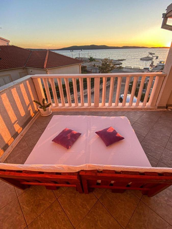 Apartman Luka シベニク エクステリア 写真