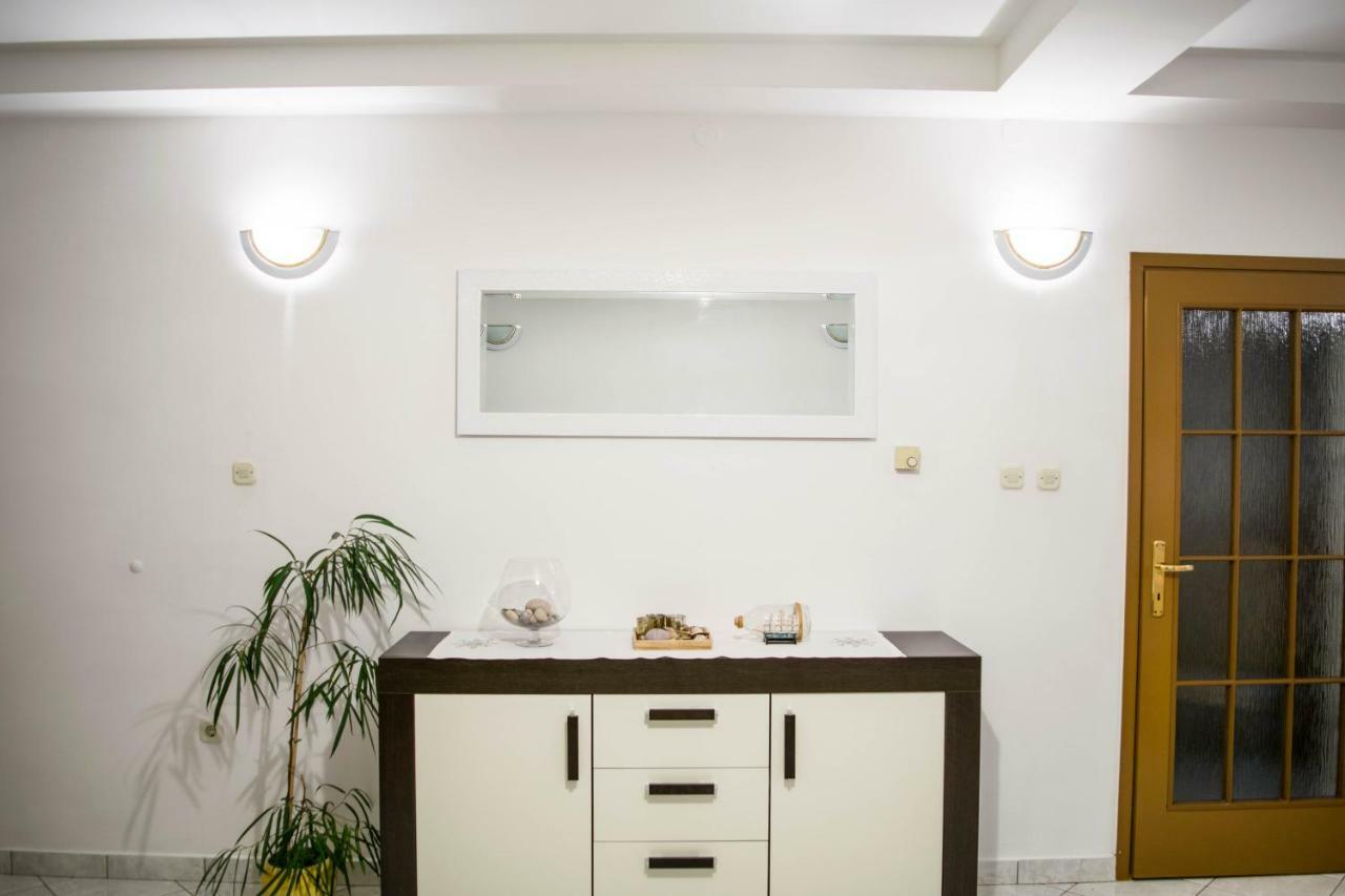 Apartman Luka シベニク エクステリア 写真